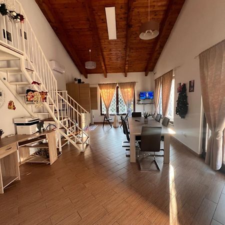 Il Casale Di Gio Bed & Breakfast เนเปิลส์ ภายนอก รูปภาพ