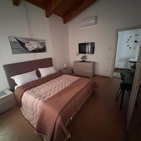 Il Casale Di Gio Bed & Breakfast เนเปิลส์ ภายนอก รูปภาพ