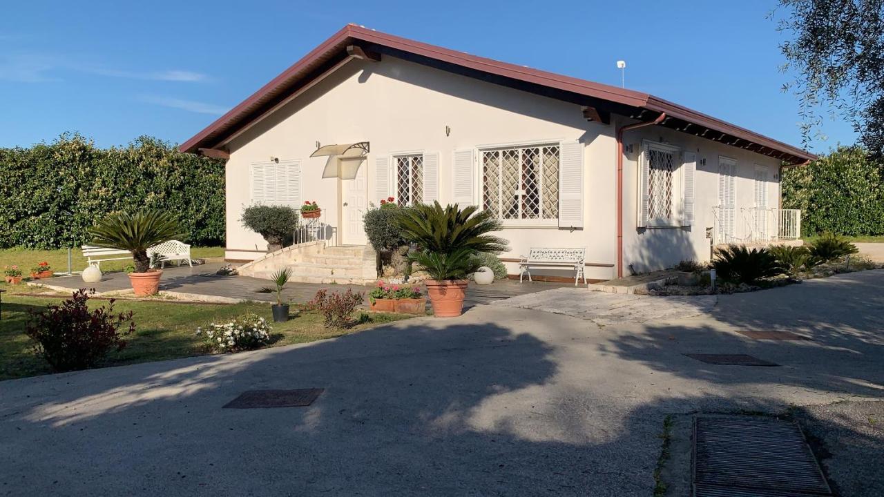 Il Casale Di Gio Bed & Breakfast เนเปิลส์ ภายนอก รูปภาพ