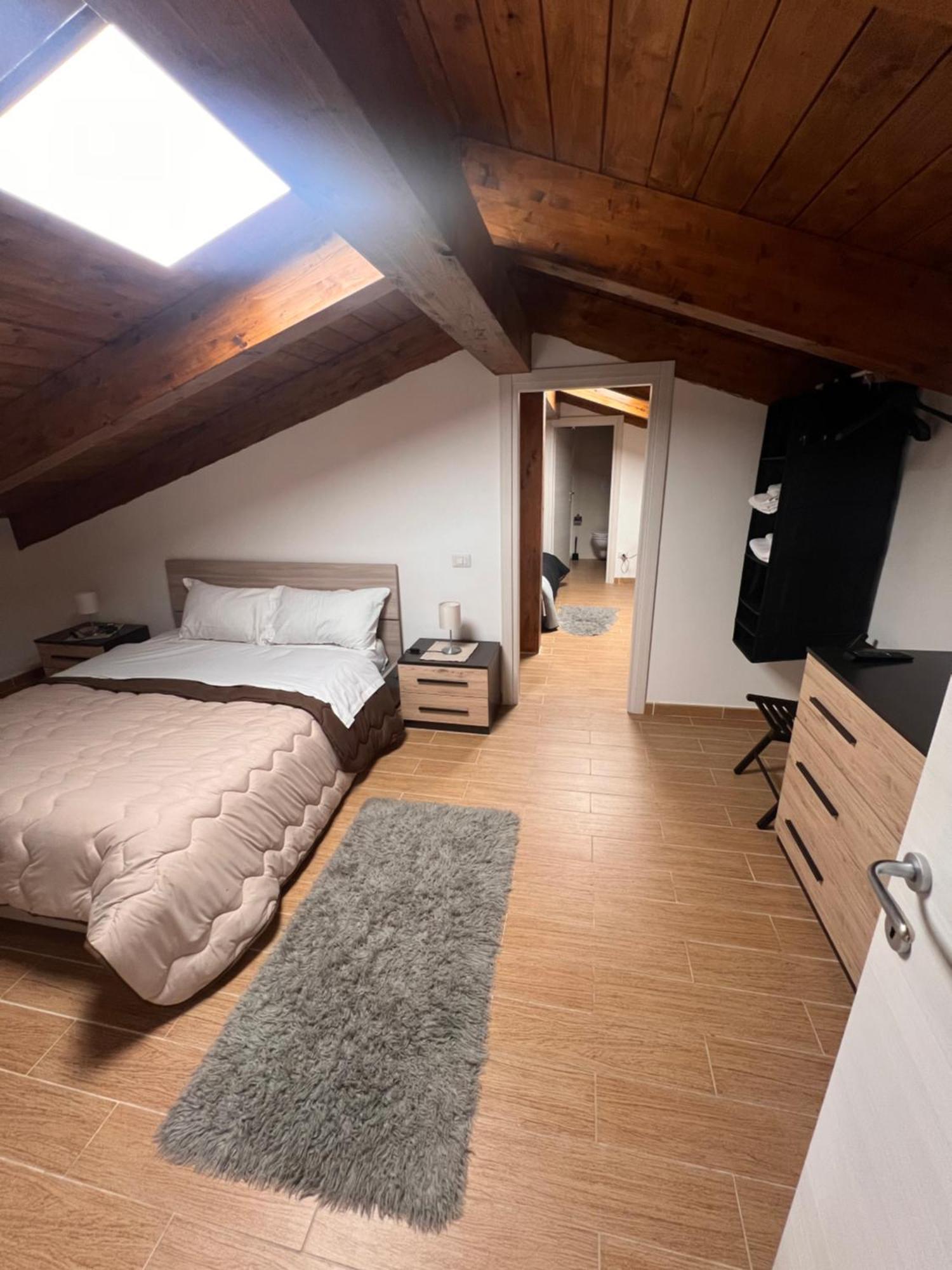 Il Casale Di Gio Bed & Breakfast เนเปิลส์ ภายนอก รูปภาพ
